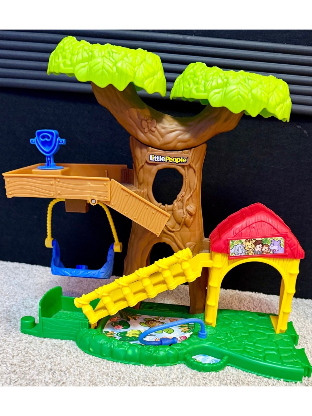 Fisher-Price Little People Big Animal Zoo Treehouse Playset
